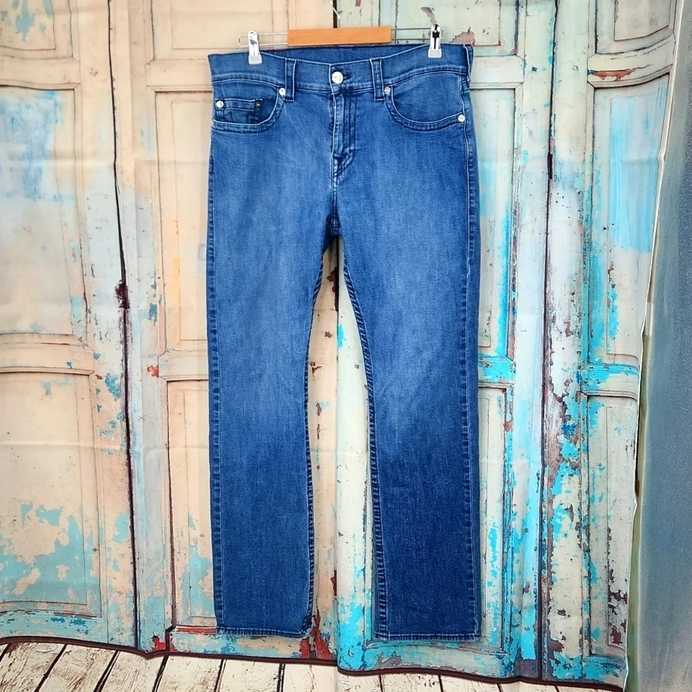 True Religion Ricky Relaxed Straight Jeans‎